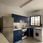 Away - 2bedroom With Communal Pool & Private Garden Дом отдыха Пафос
