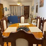 Away - 2bedroom With Communal Pool & Private Garden Пафос