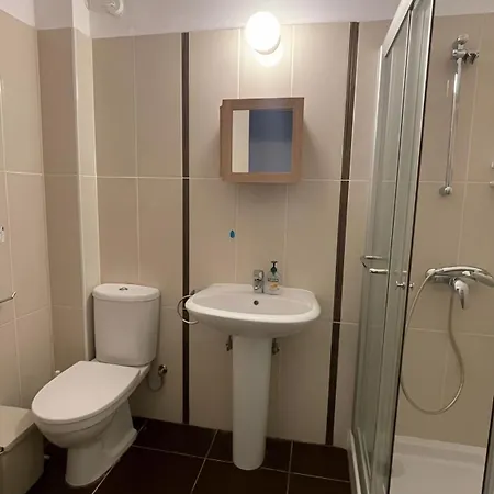 בית נופש Away - 2bedroom With Communal Pool & Private Garden פאפוס